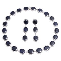 Collana in oro bianco 18 carati 210,54 carati di zaffiri, 17,01 carati di diamanti