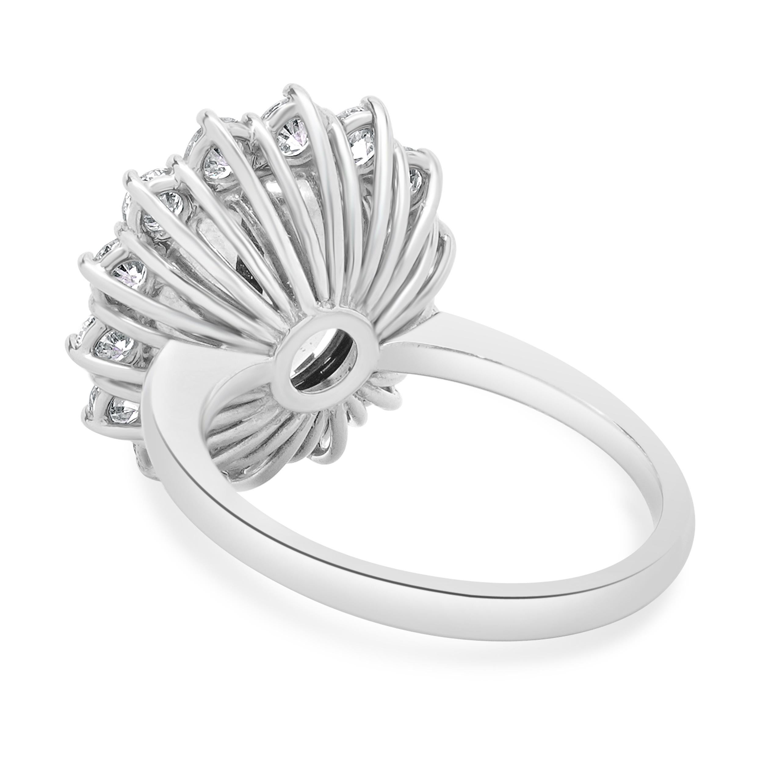 18 Karat White Gold No Heat Purple Sapphire and Diamond Cocktail Ring (Ovalschliff) im Angebot