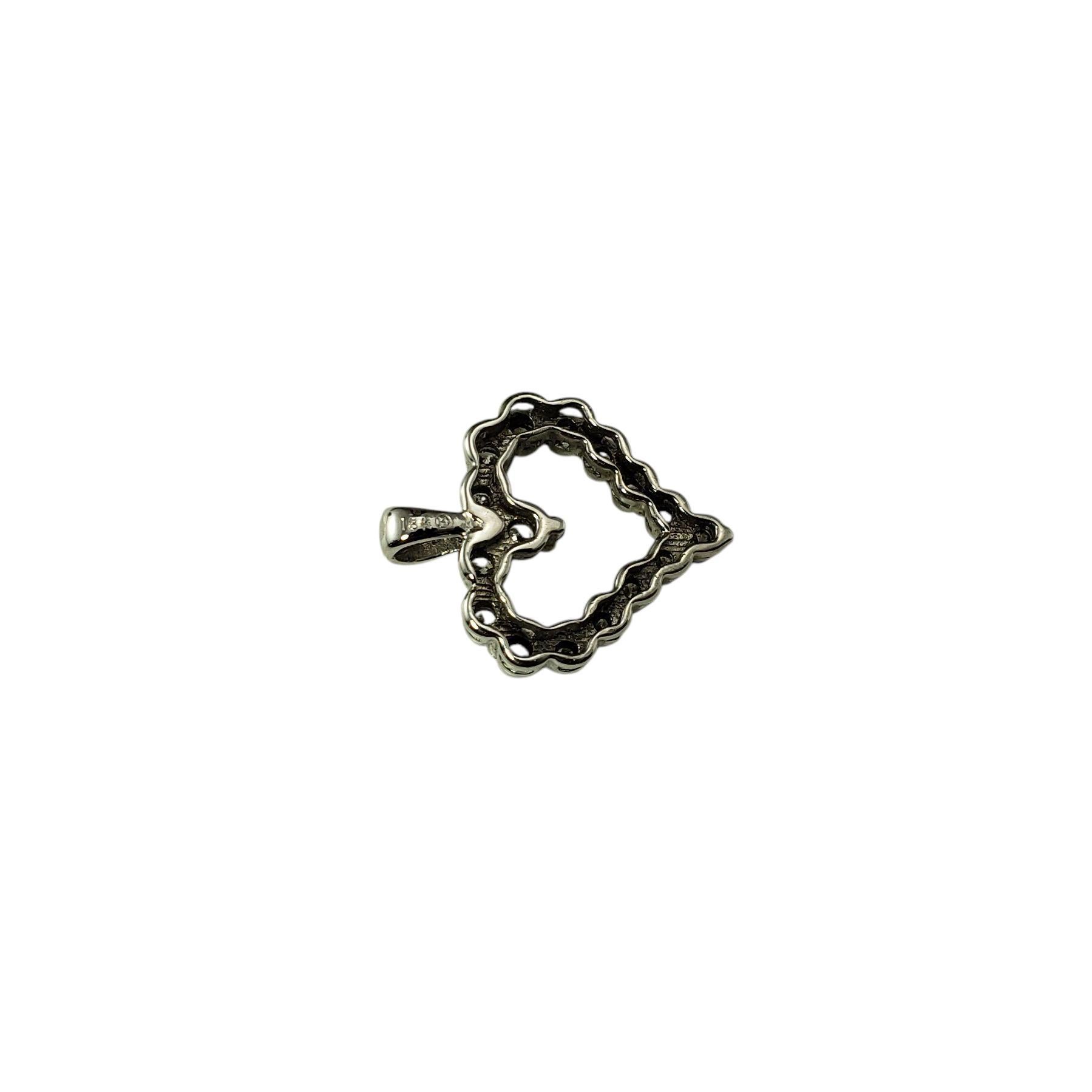 Pendentif cœur ouvert en or blanc 18 carats n° 21356 Bon état - En vente à Washington Depot, CT