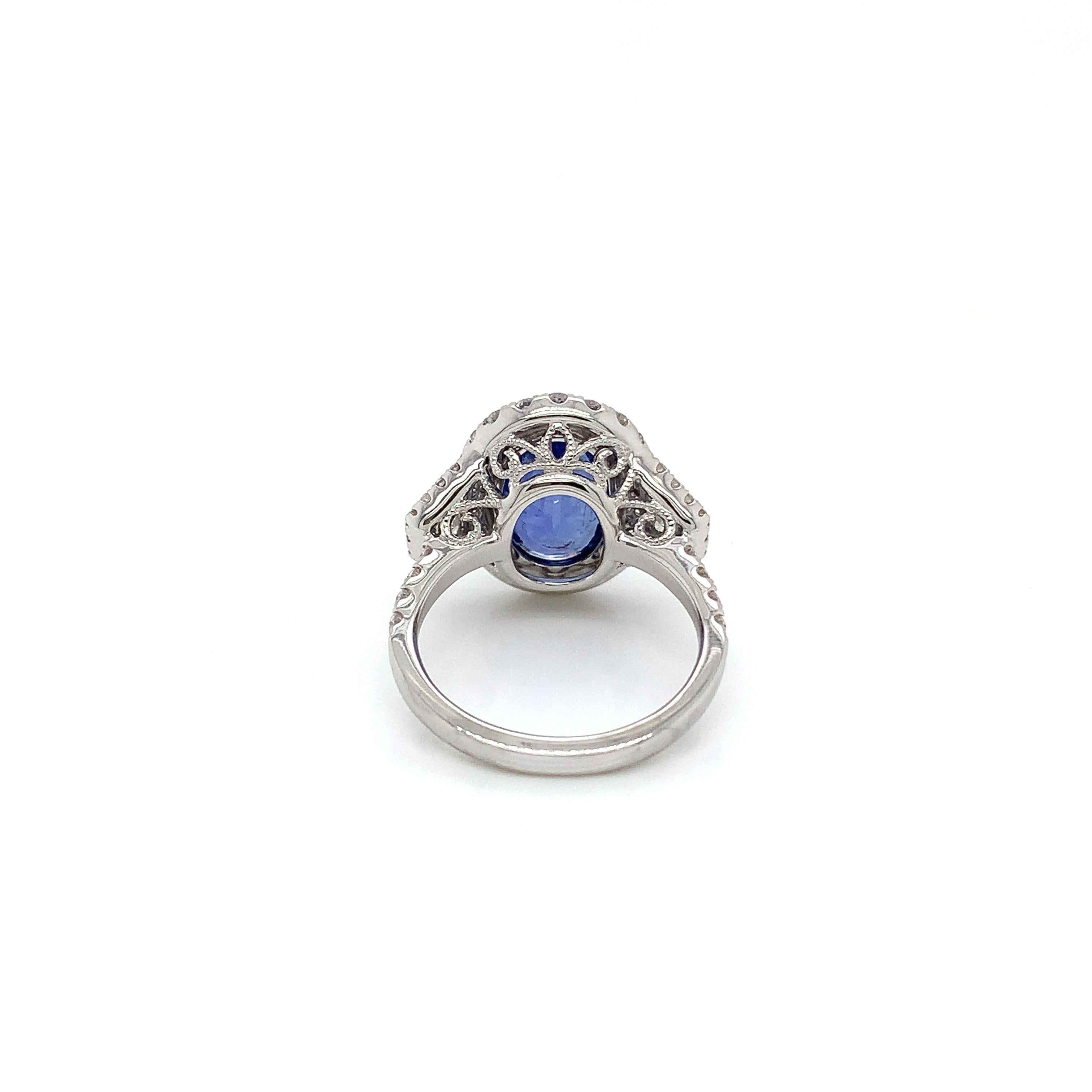 Certified 18 Karat White Gold Oval Ceylon Sapphire & Diamond Ring 5.16 Carats In New Condition For Sale In Great Neck, NY