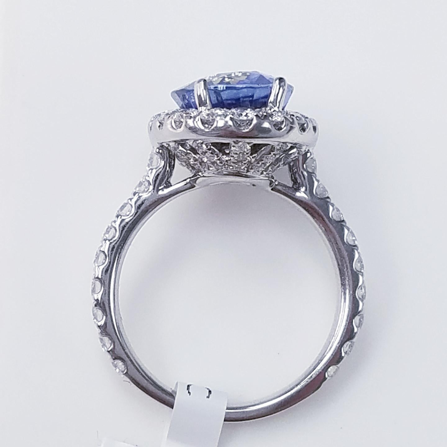 18 Karat White Gold Oval Cut Blue Sapphire and Diamond Ring #17430 In New Condition In Great Neck, NY