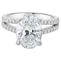18 Karat White Gold Oval Cut Diamond Engagement Ring