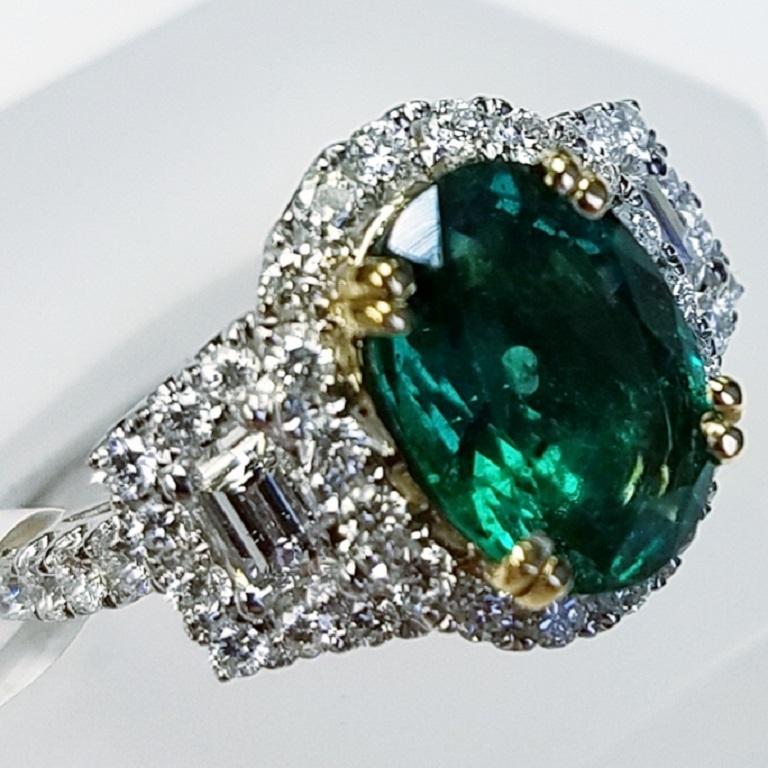 18 Karat White Gold Oval Cut Emerald and Diamond Ring
2.73 Carats of Emeralds
1.22 Carats of Diamonds
Oval Cut
18 Karat white gold 