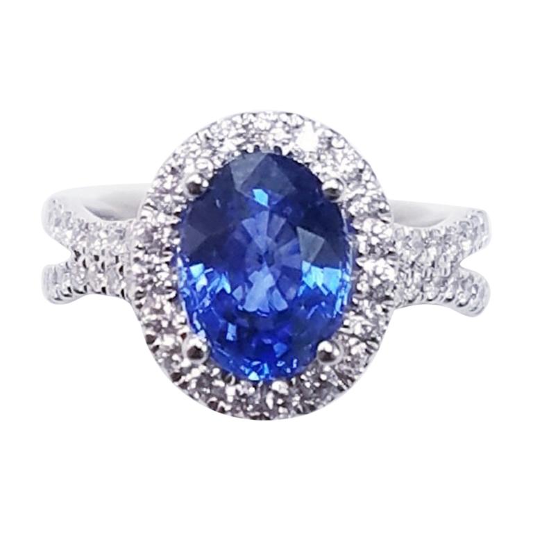 18 Karat White Gold Oval Cut Sapphire and Genuine Diamond Ring For Sale ...