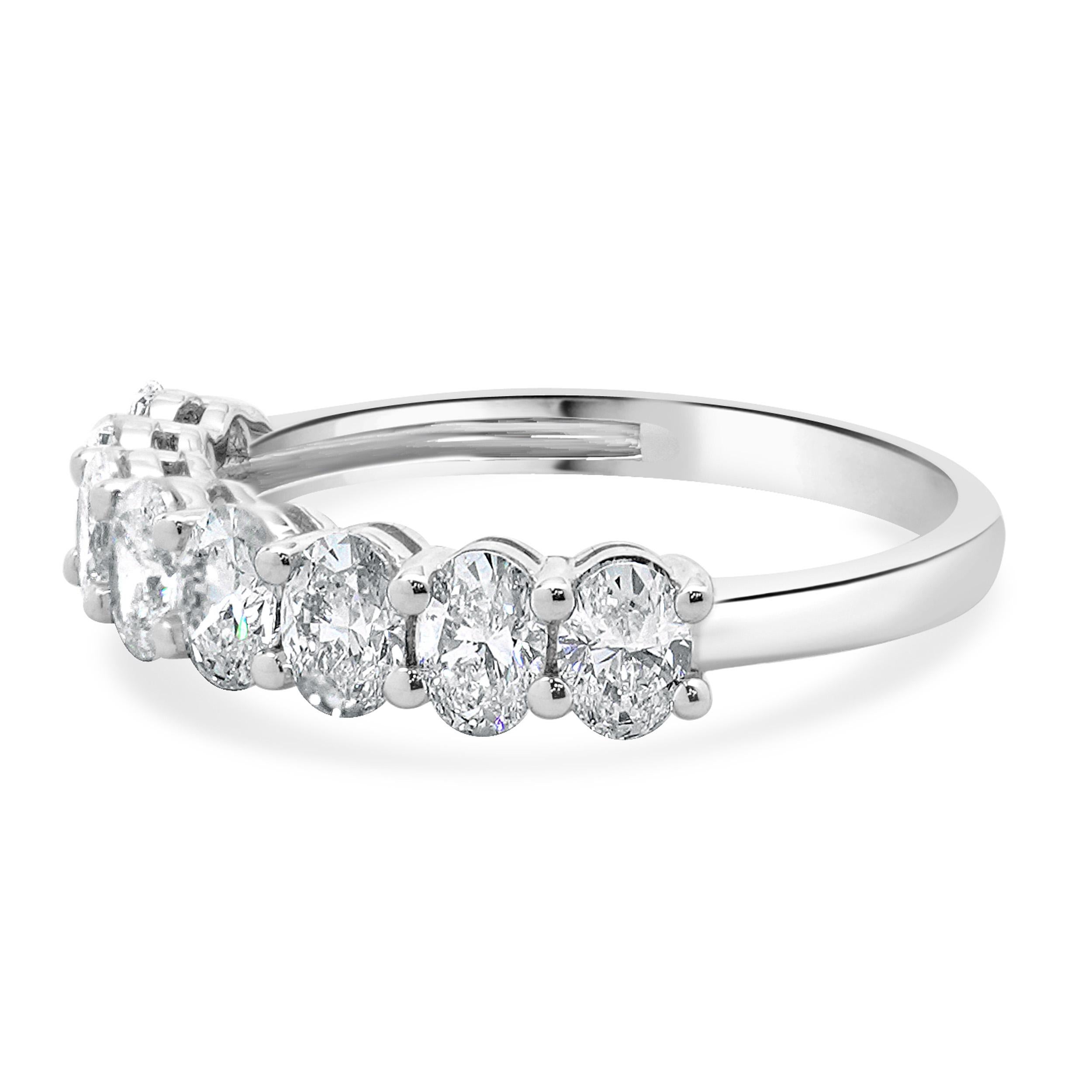 Bracelet en or blanc 18 carats avec diamant ovale Excellent état - En vente à Scottsdale, AZ