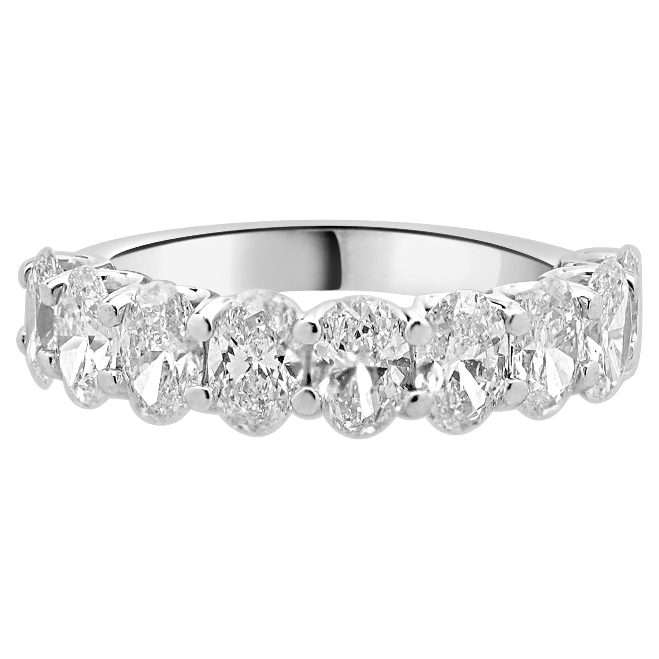 18 Karat White Gold Oval Diamond Band For Sale