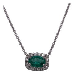 18 Karat Weißgold Oval Smaragd & Diamant Halskette