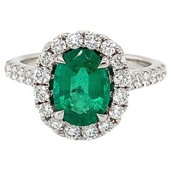 18 Karat White Gold Oval Emerald & Diamond Ring 1.74 Carats