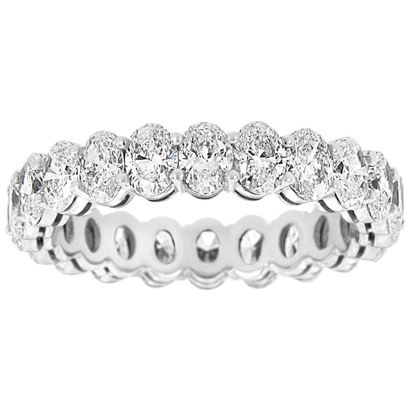 18 Karat White Gold Oval Eternity Diamond Ring '3 Carat' For Sale