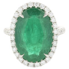 18 Karat White Gold Oval Kelly Green Emerald and Diamond Ring