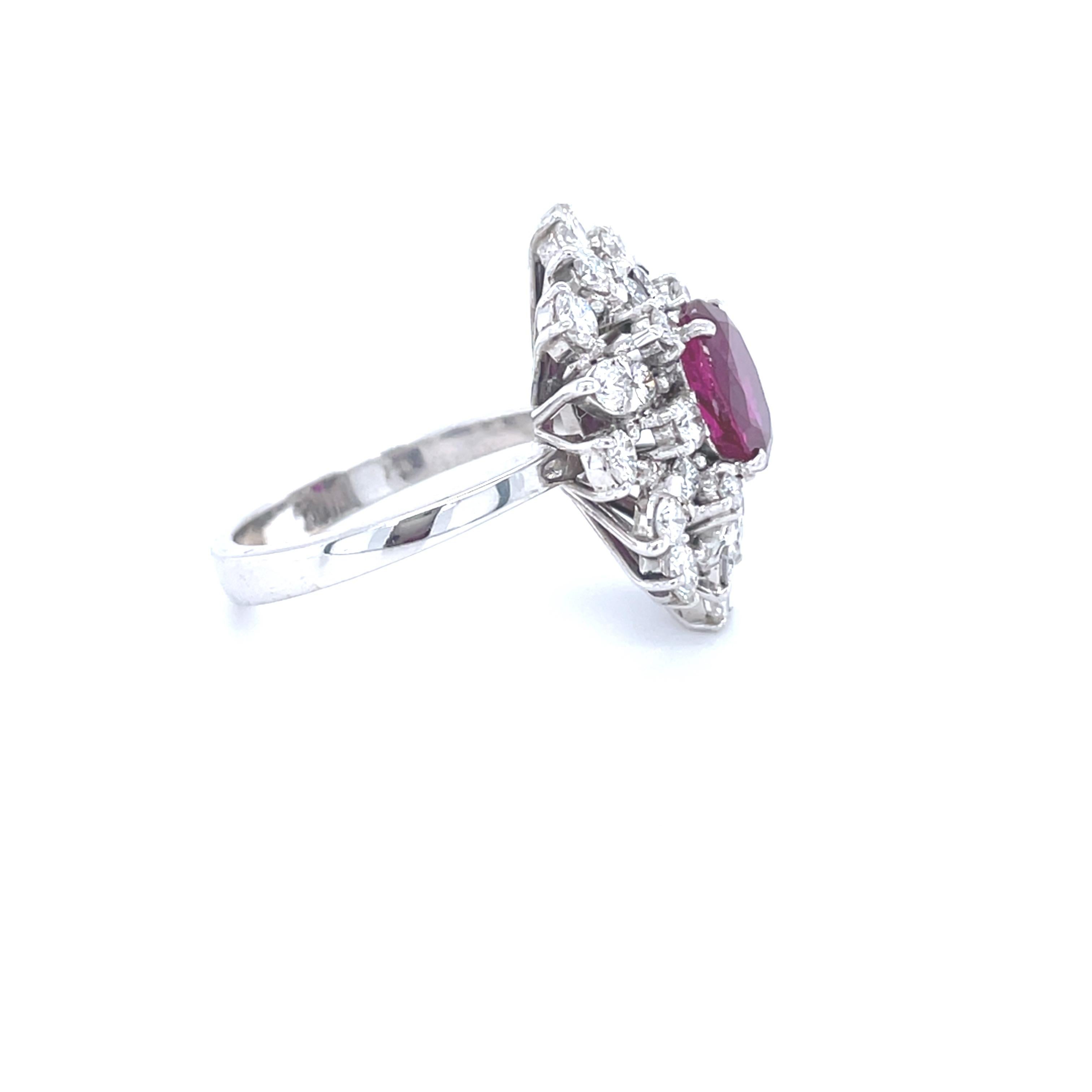 18 Karat White Gold Oval Ruby Diamond Cocktail Ring For Sale 1