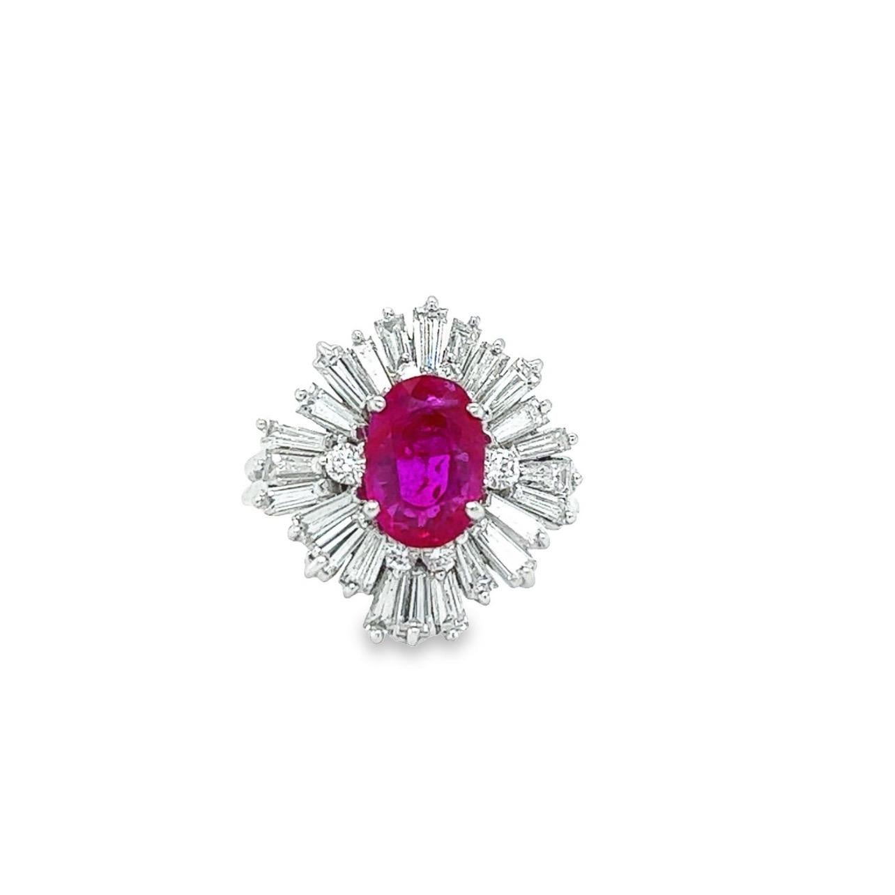 18 Karat White Gold Oval Ruby Tapered Baguette Diamond Cocktail Ring In New Condition For Sale In Monte-Carlo, MC