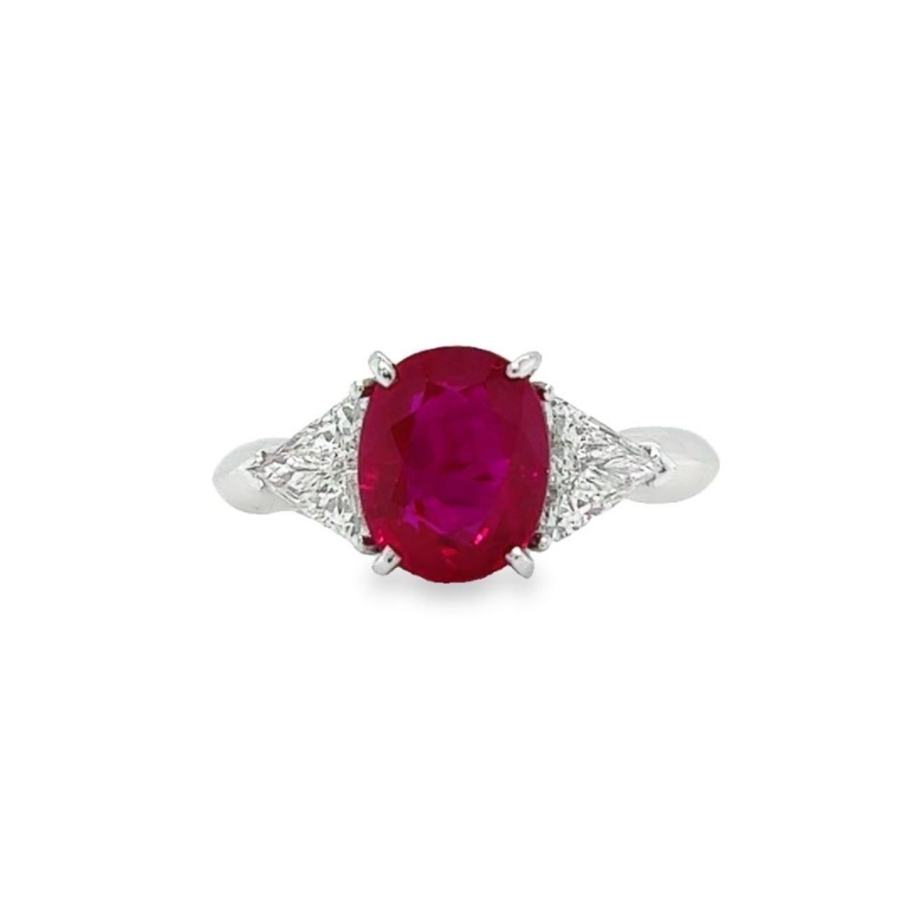 18 Karat White Gold Oval Ruby Trillion Diamond Cocktail Ring For Sale