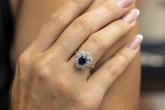 Anello cocktail con zaffiro ovale e diamante in oro bianco 18 carati