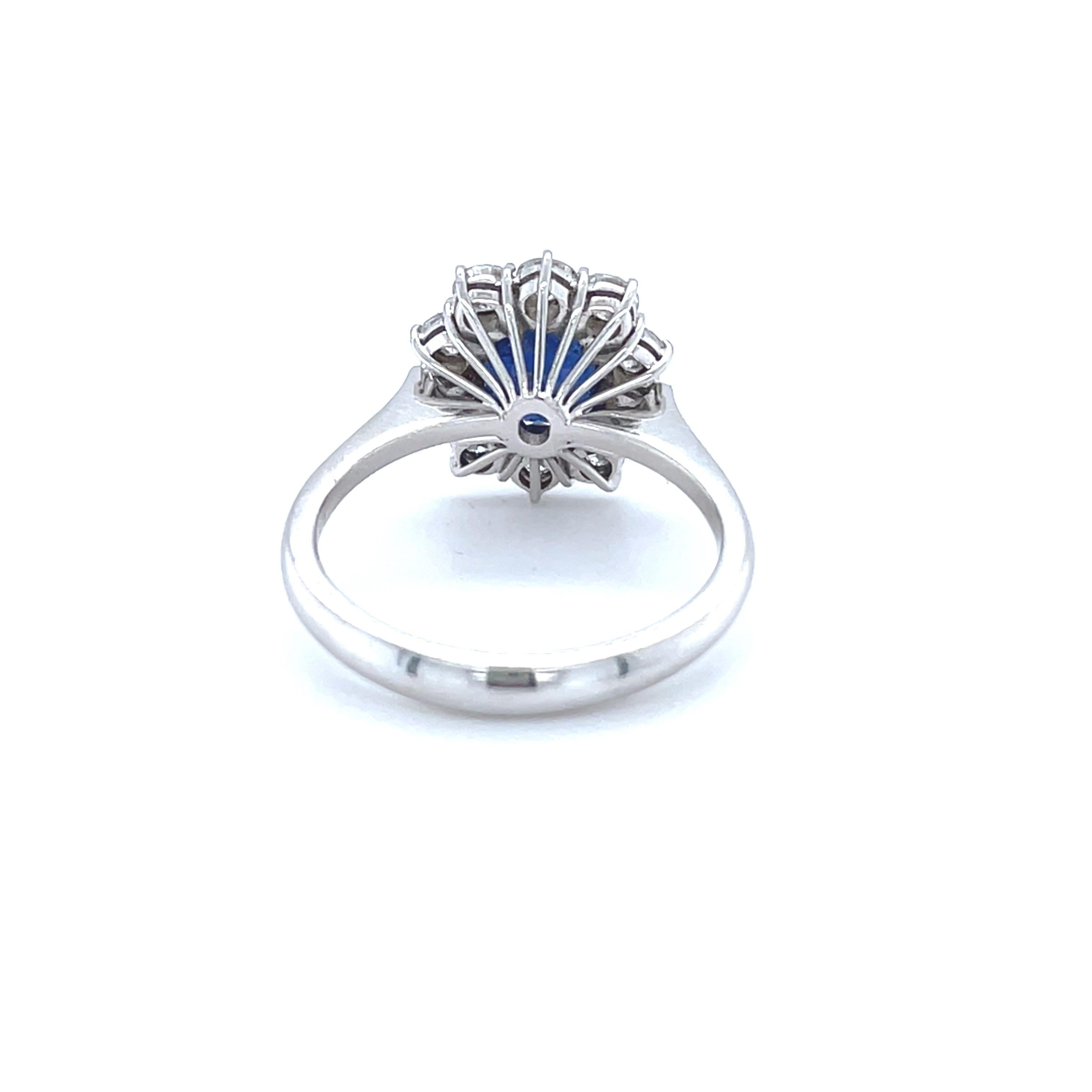 18 Karat White Gold Oval Sapphire Diamond Cocktail Ring For Sale 1