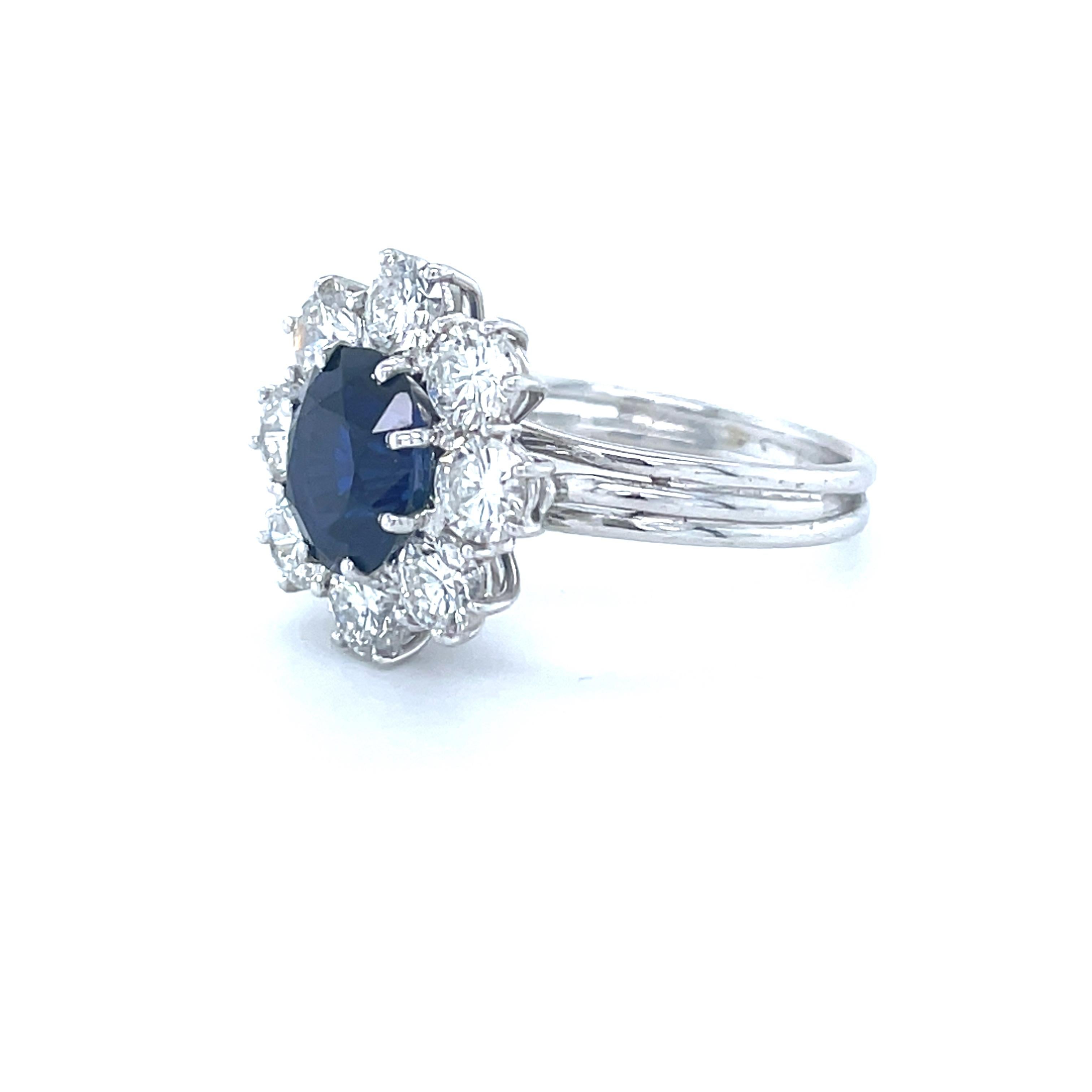 18 Karat White Gold Oval Sapphire Diamond Cocktail Ring For Sale 1