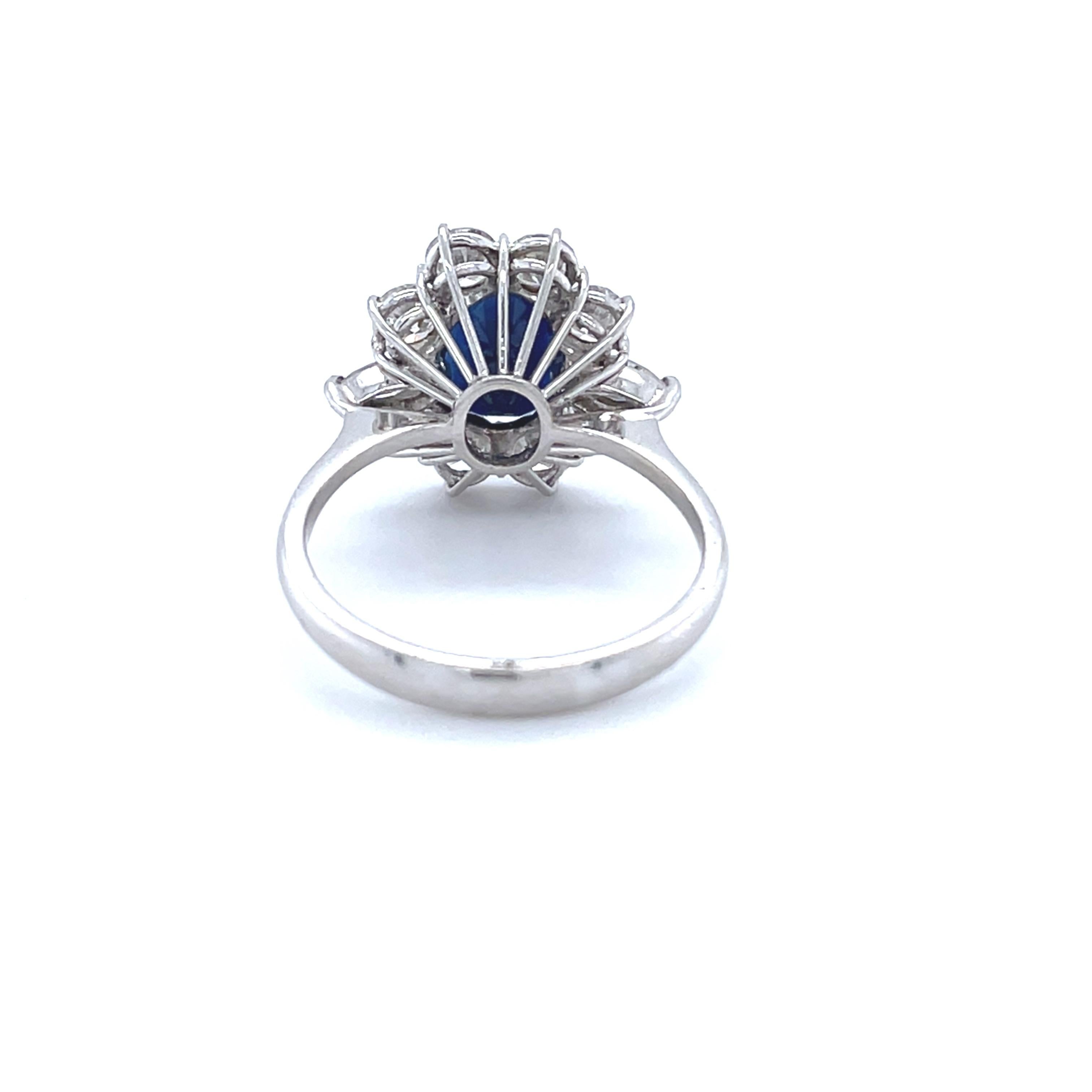 18 Karat White Gold Oval Sapphire Diamond Cocktail Ring For Sale 1