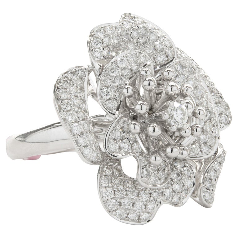 18 Karat White Gold Pave Diamond Flower Ring For Sale at 1stDibs