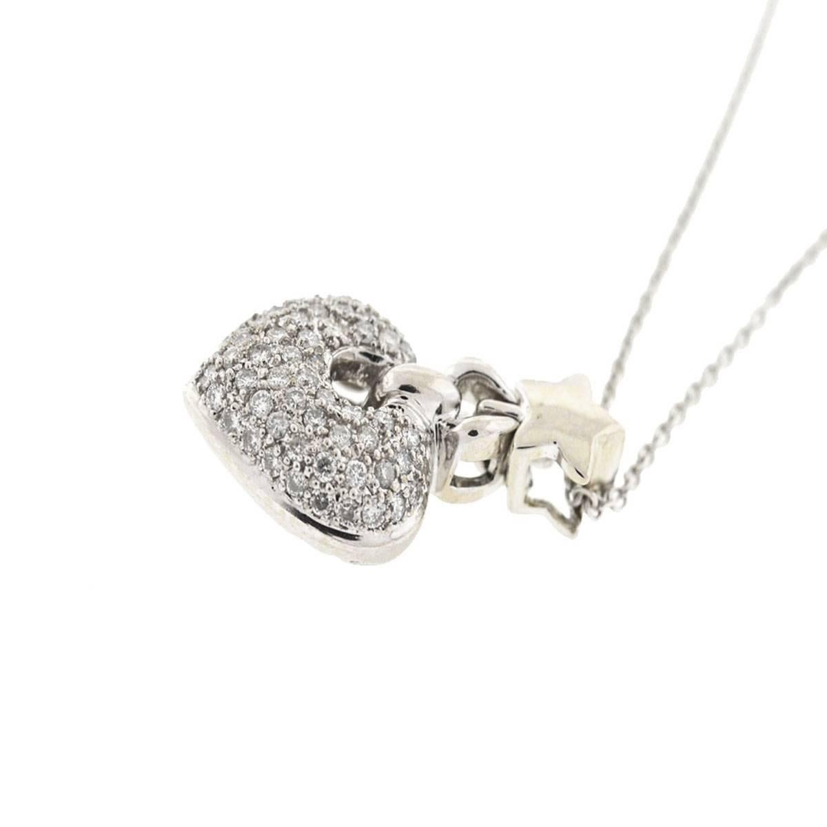 18 Karat White Gold Pave Diamond Heart Pendant Necklace In Excellent Condition In Boca Raton, FL