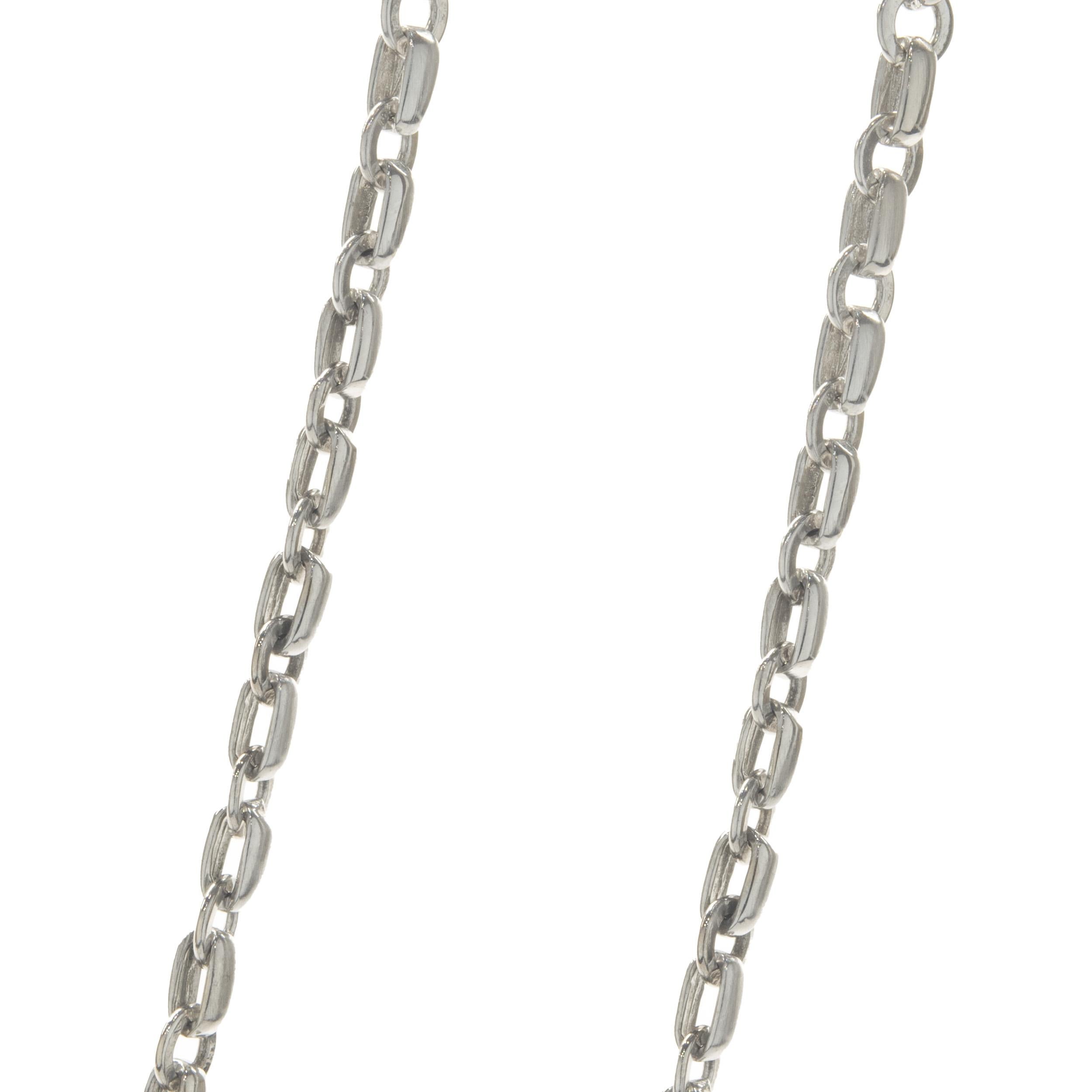 Ovale Scheiben-Halskette aus 18 Karat Weißgold mit Pavé-Diamanten (Rundschliff) im Angebot
