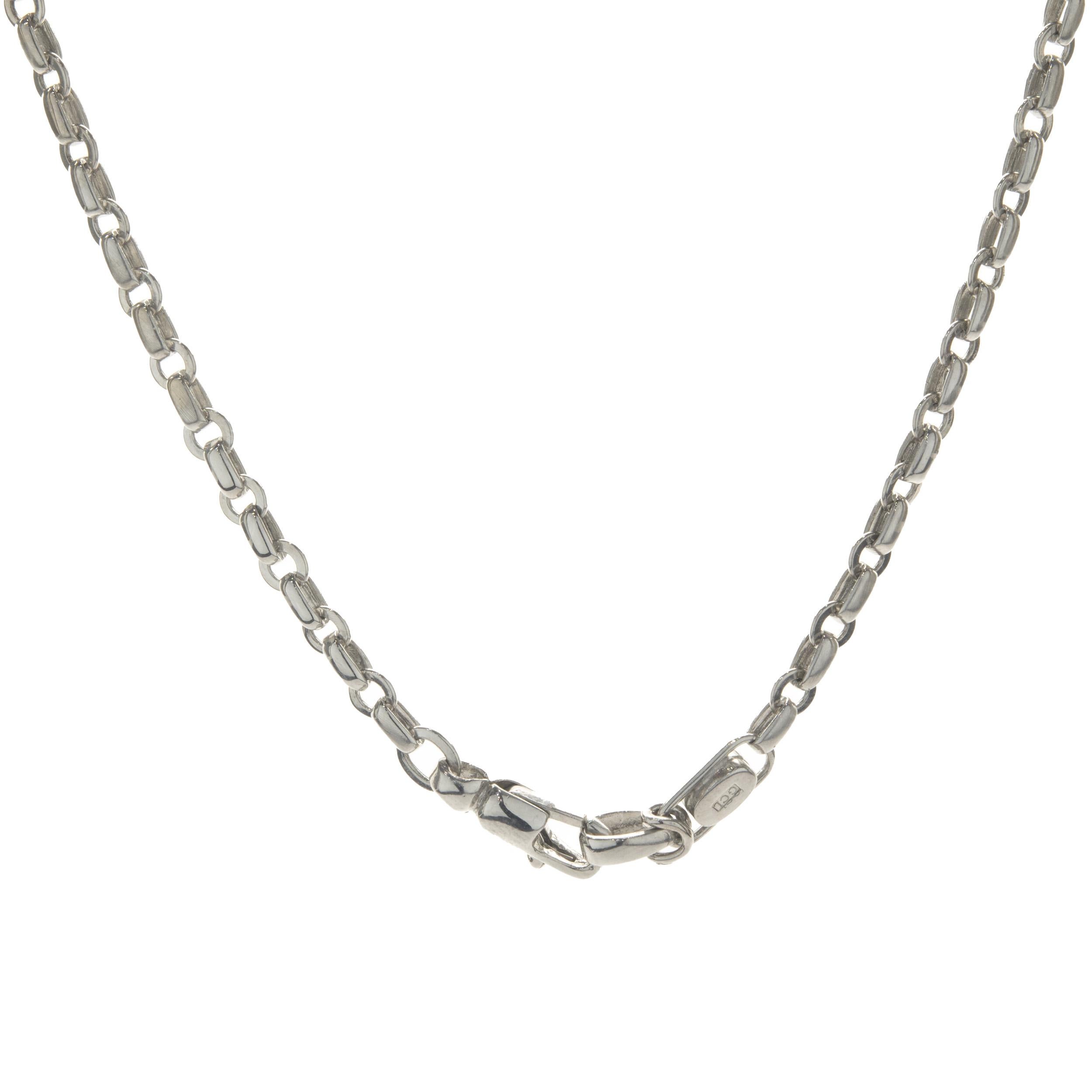 Collana a disco ovale in oro bianco 18 carati con pavé di diamanti In condizioni ottime in vendita a Scottsdale, AZ