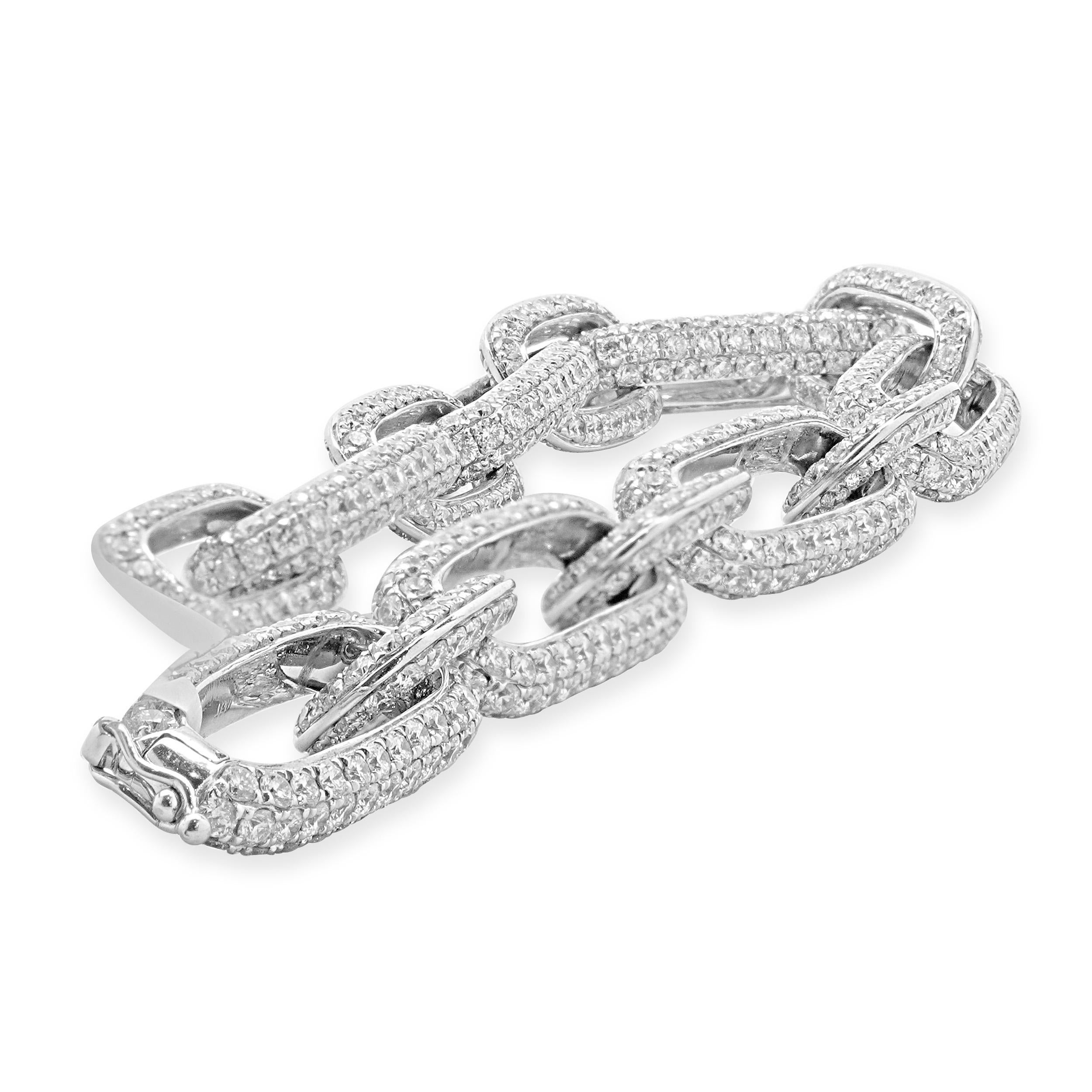 18 Karat White Gold Pave Diamond Paperclip Bracelet In Excellent Condition For Sale In Scottsdale, AZ