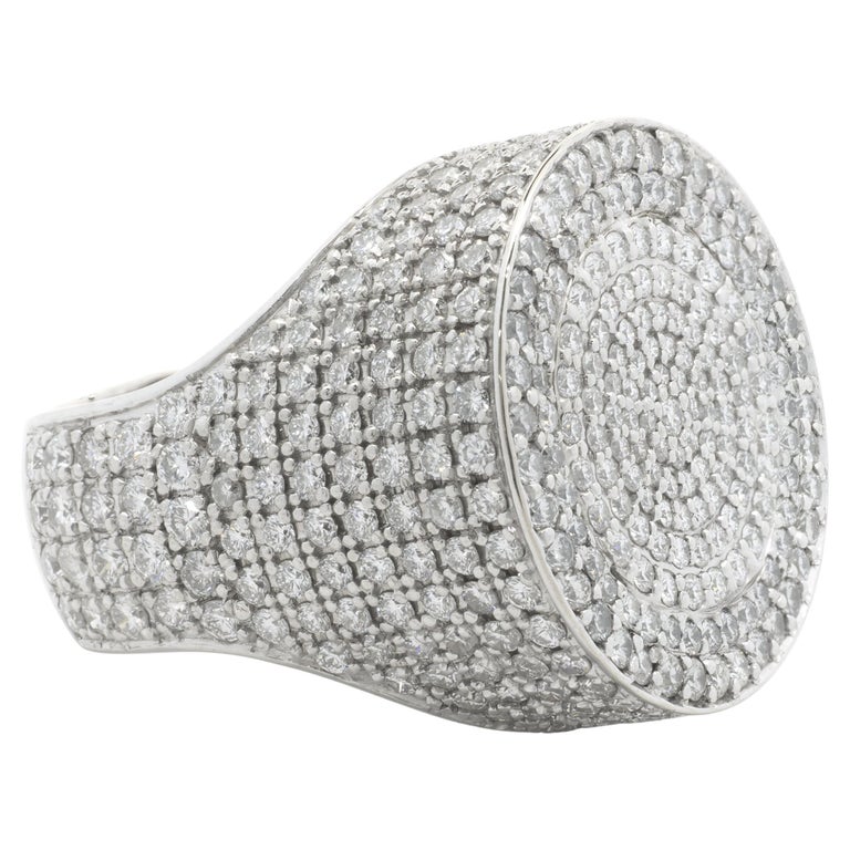 18 Karat White Gold Pave Diamond Round Rise Ring For Sale at 1stDibs