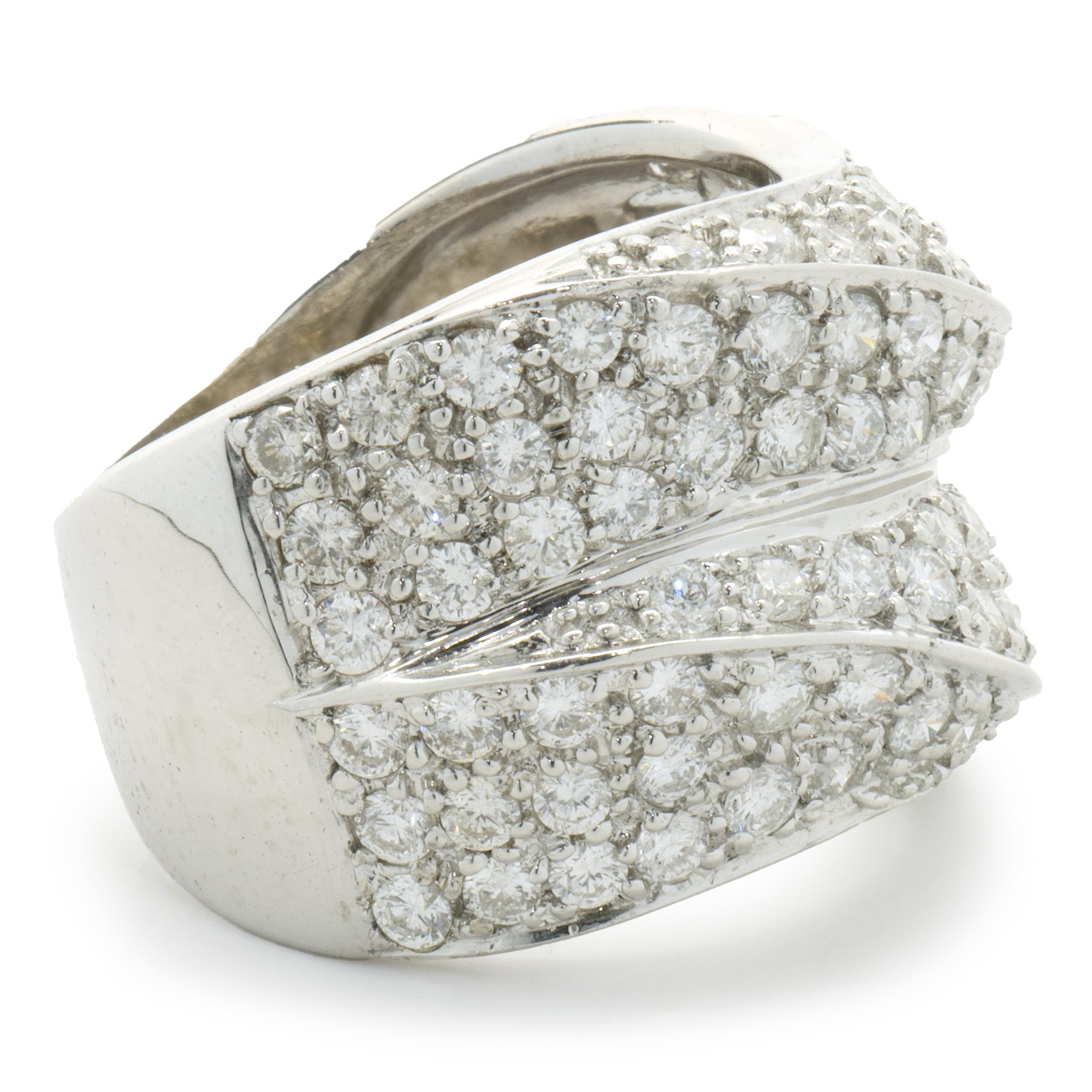Concepteur : personnalisé
Matériau : Or blanc 18K
Diamant : 88 diamants ronds de taille brillant = 2.20cttw
Couleur : H
Clarté : SI1-2
Taille : 9 tailles disponibles 
Poids : 12,50 grammes