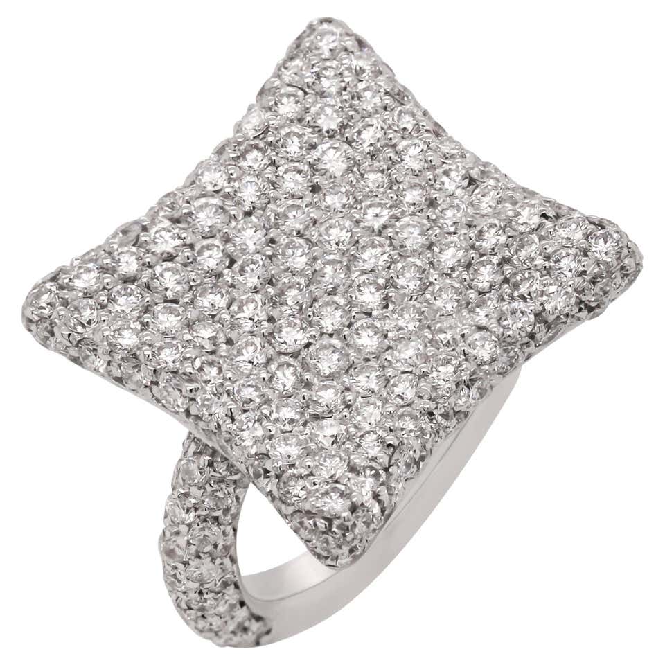 18 Karat White Gold Pave Diamond Ring at 1stDibs