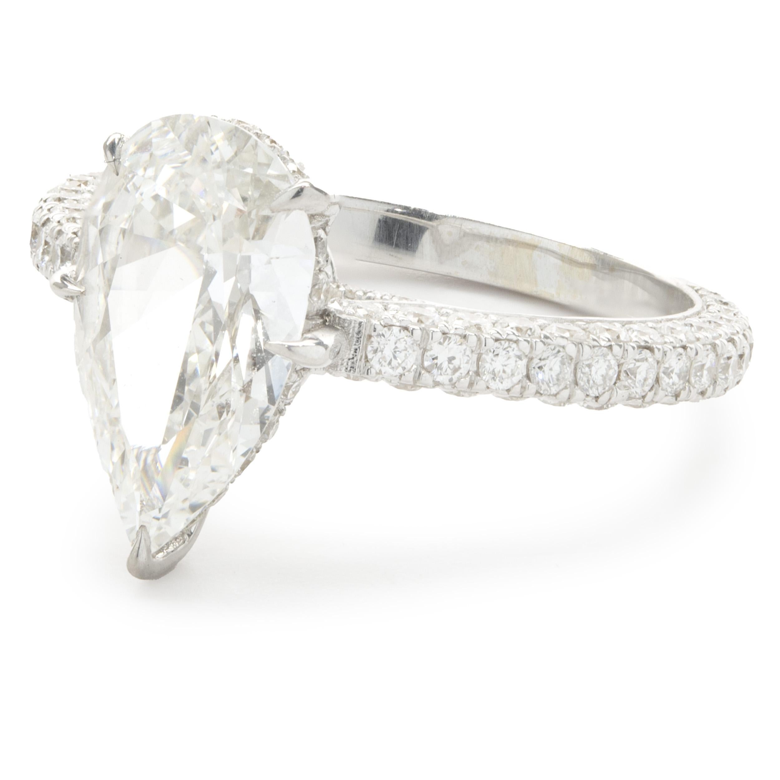 18 Karat White Gold Pear Cut Diamond Engagement Ring In Excellent Condition For Sale In Scottsdale, AZ