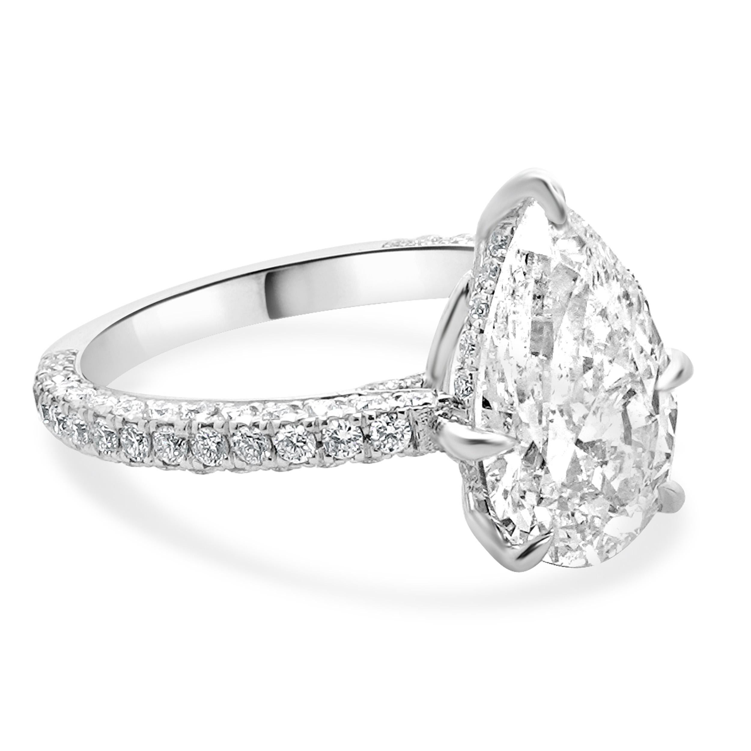 Pear Cut 18 Karat White Gold Pear Diamond Engagement Ring For Sale