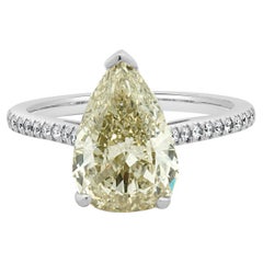 Bague de fiançailles en or blanc 18 carats avec diamant poire
