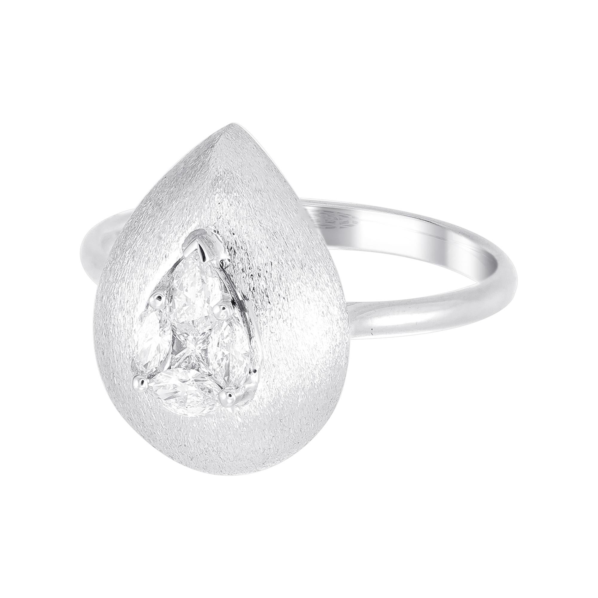 This 18K White Gold cocktail ring features a luscious Pear shape White Diamond Illusion. Combine with glamorous outfits for a show-stopping effect. Each diamond hand-selected by our experts for its superior luster and surface quality.

Our diamonds