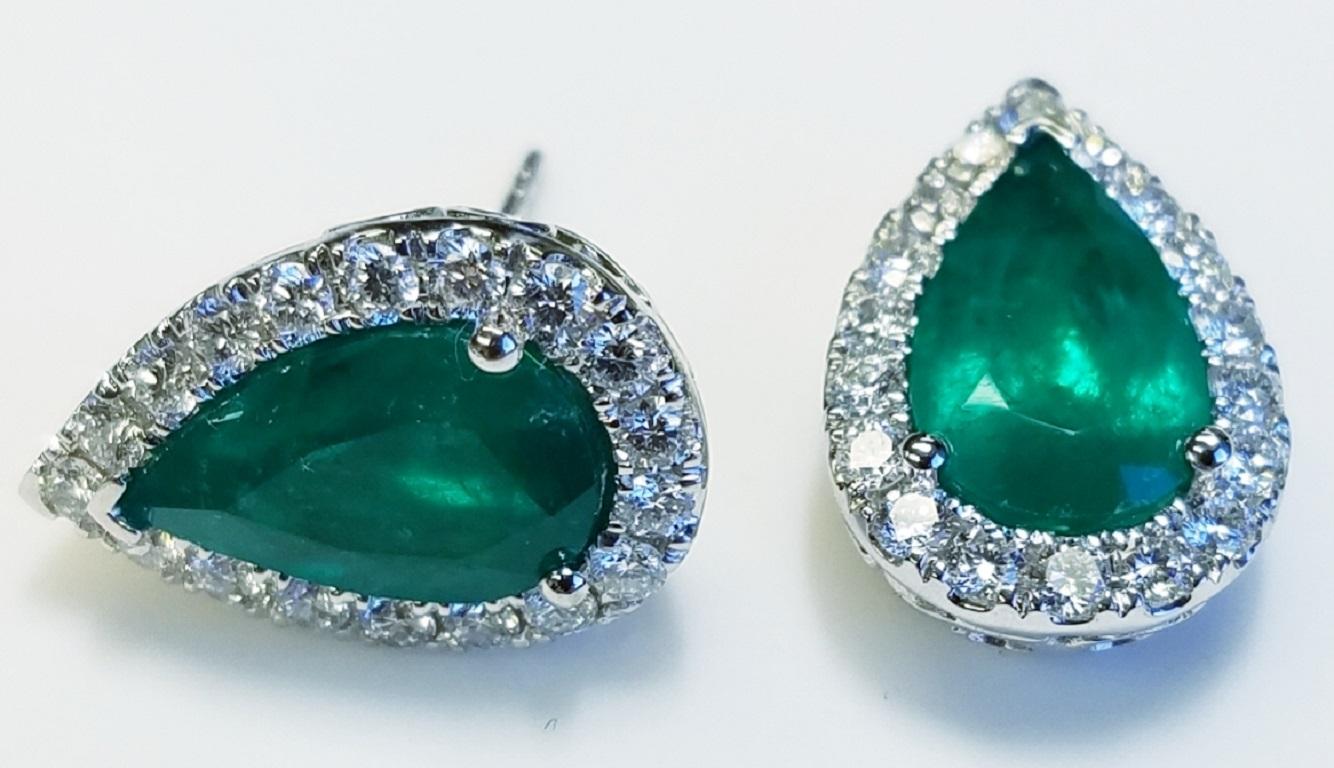 Pear Cut 18 Karat White Gold Pear Shape Colombian Emerald and Diamond Earrings For Sale