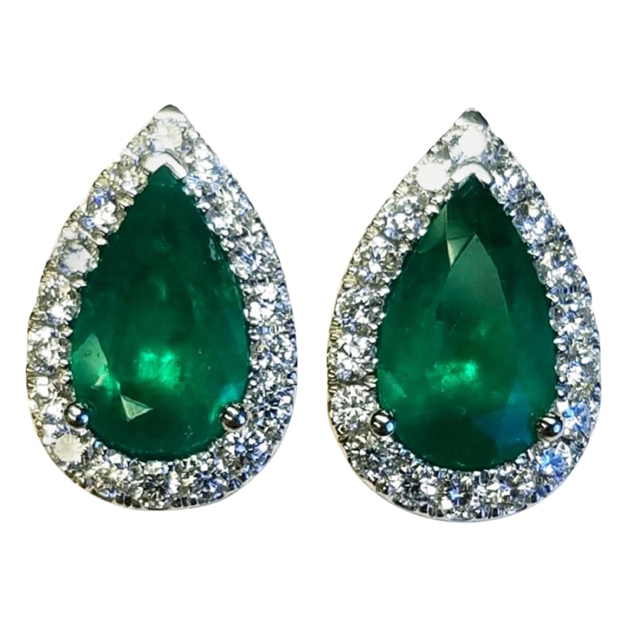 18 Karat White Gold Pear Shape Colombian Emerald and Diamond Earrings For Sale