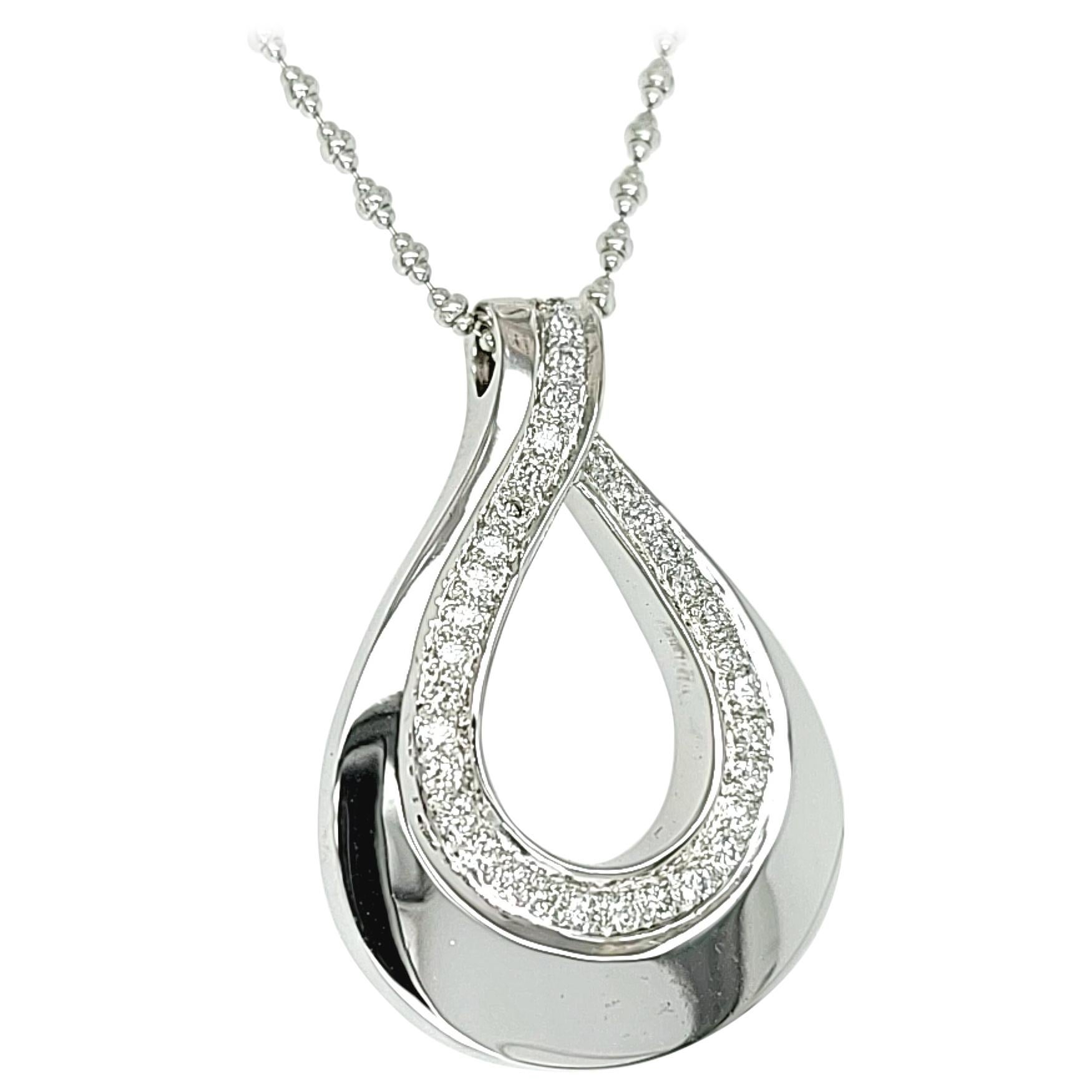 18 Karat White Gold Pear Shaped Pendant Necklace with Diamonds