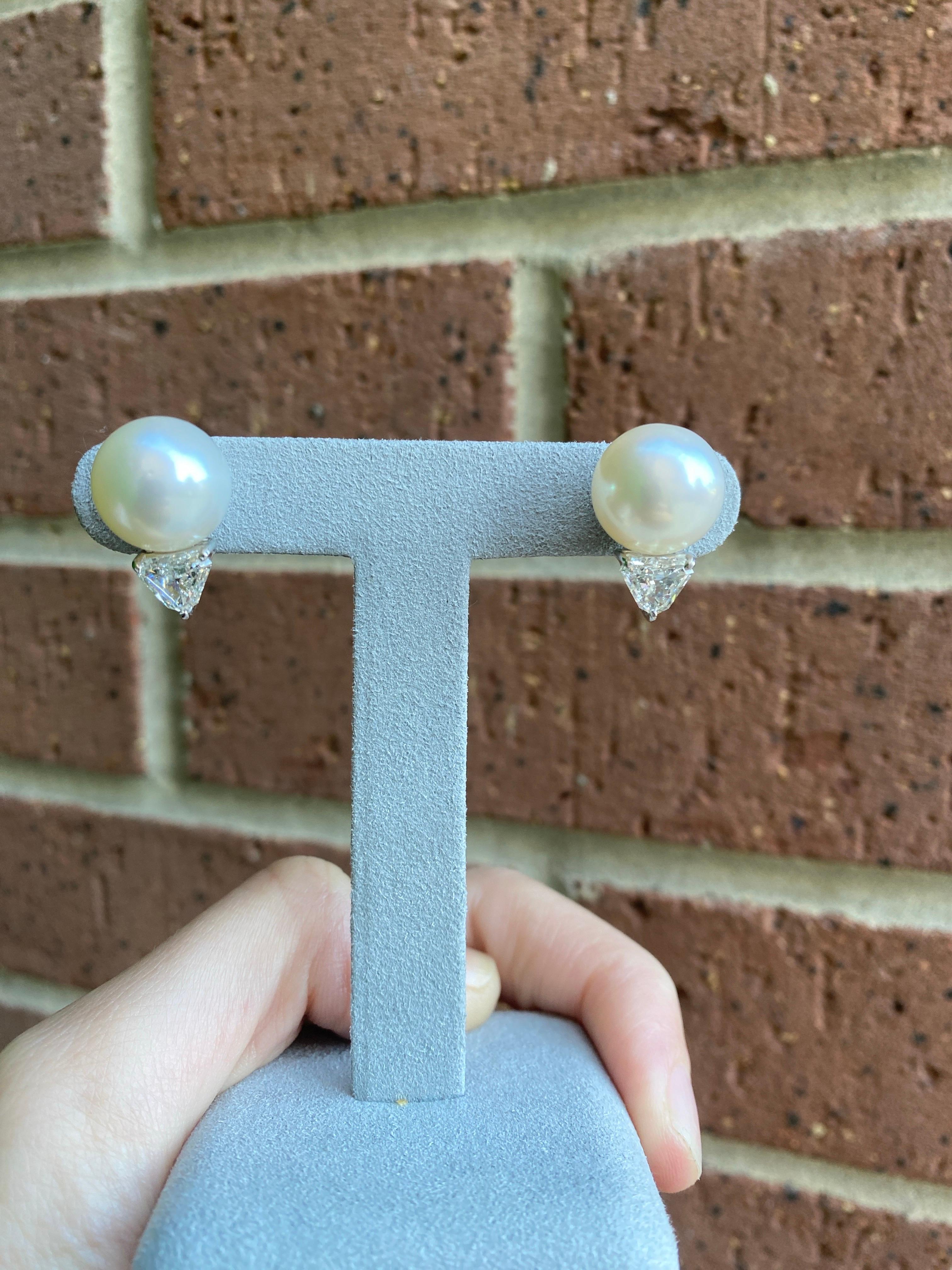18 Karat White Gold Pearl & 1.00 Carat Total Weight Shield Cut Diamond Earrings For Sale 5