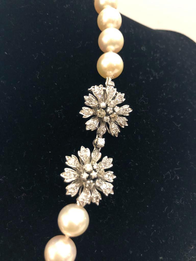 18 Karat White Gold Pearl and Diamond Necklace In Good Condition For Sale In Palm Springs, CA