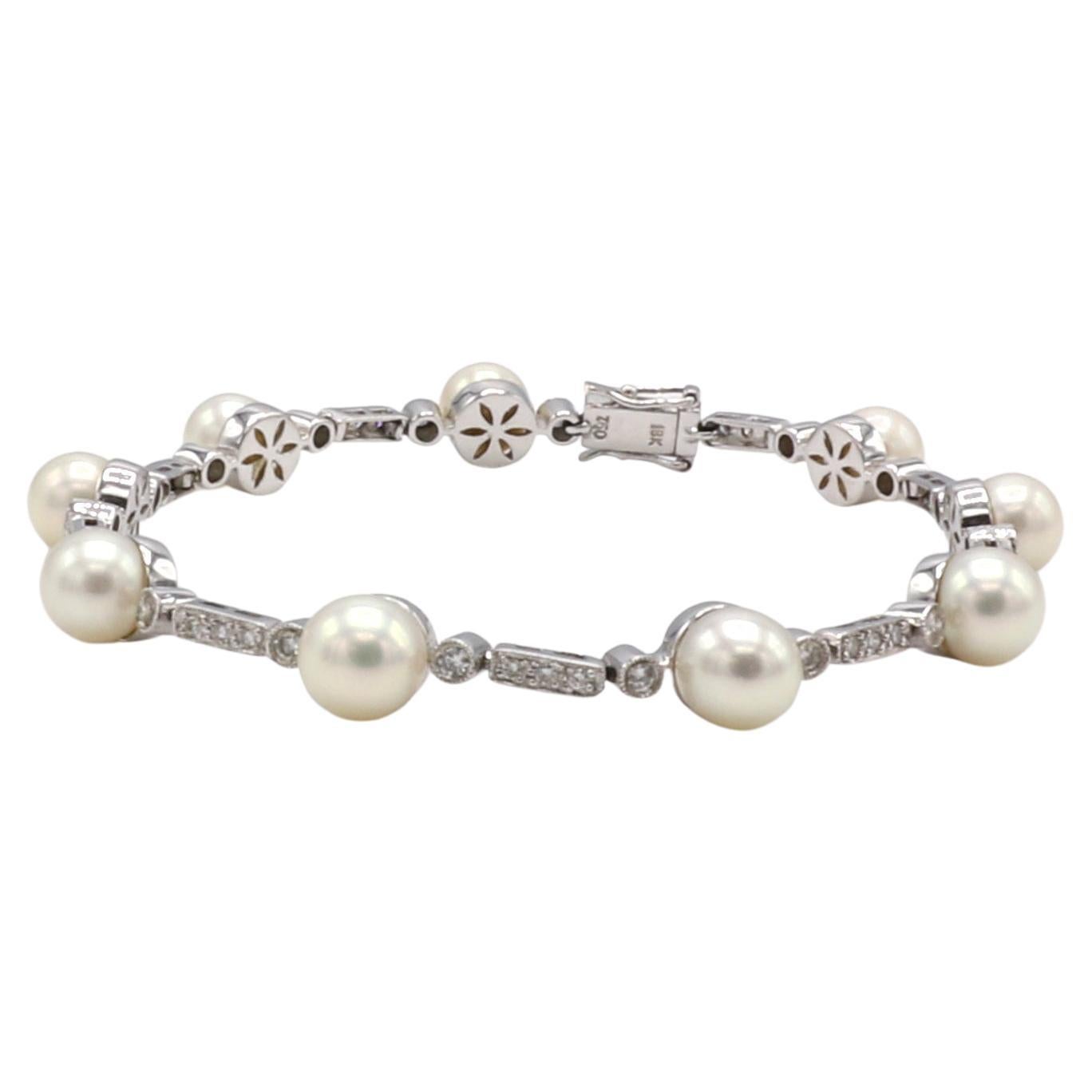 Pearl Flower Design Italian 18 Karat Gold Bracelet For Sale at 1stDibs