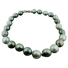 18 Karat White Gold Pearl Necklace with Baroque Grey Pearls