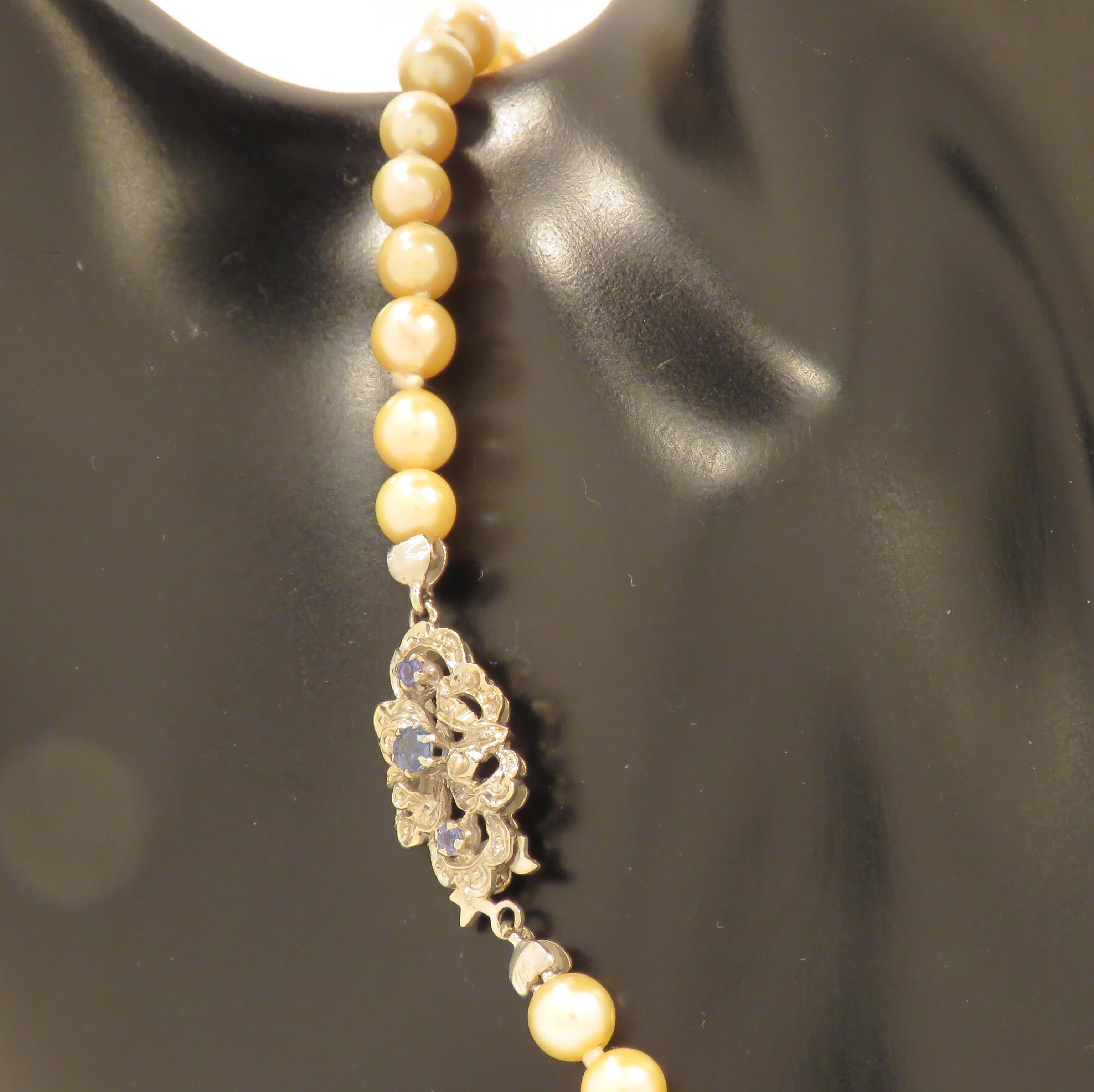 Retro 18 Karat White Gold Pearls Blue Sapphires Necklace Handcrafted in Italy
