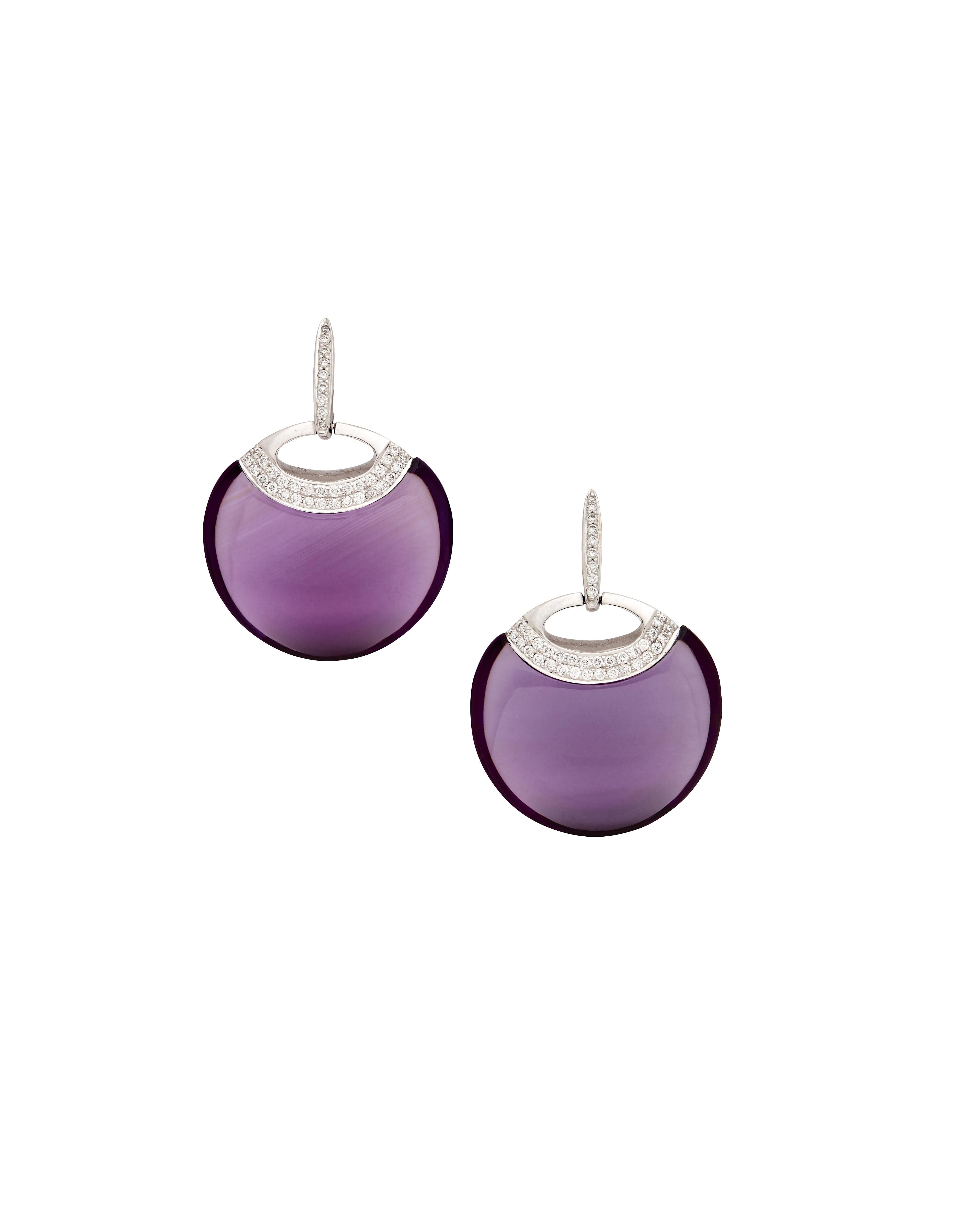 Cabochon Collana con ciondolo in oro bianco 18 carati con ametista e diamanti da 14,30 carati in vendita