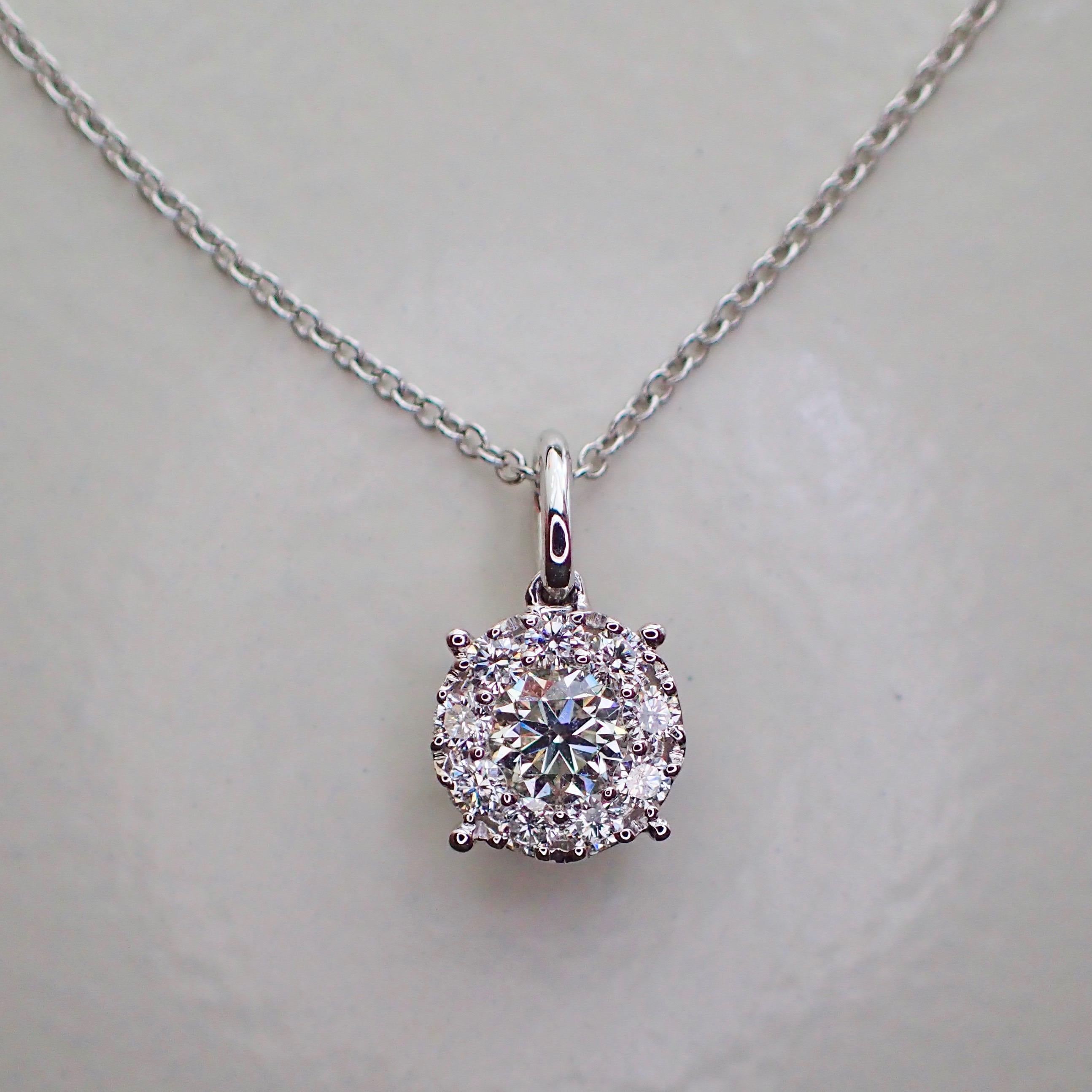 Contemporary 18 Karat White Gold Pendant with 0.46 Carat of Diamond Hangs from a Chain For Sale