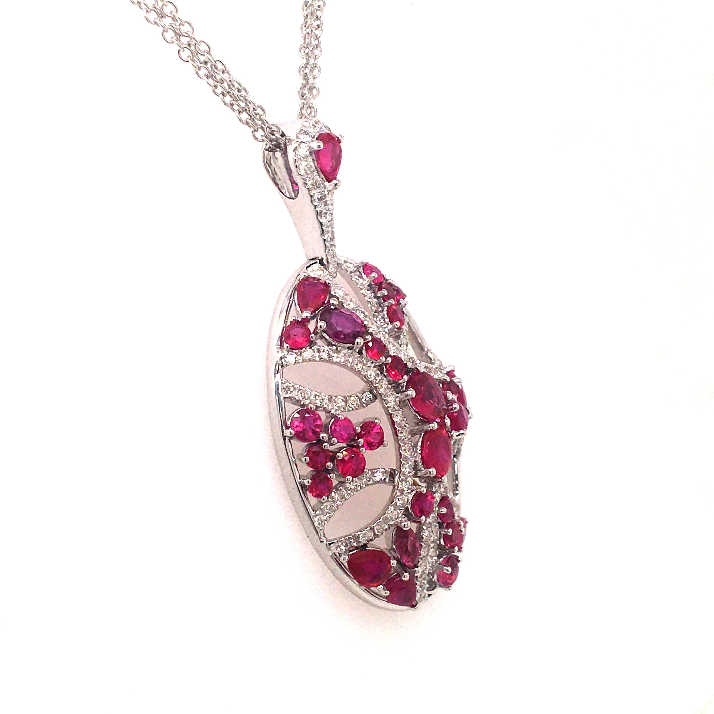 18 Karat White Gold Pendent Set with Diamonds and Ruby Made in Italy 1