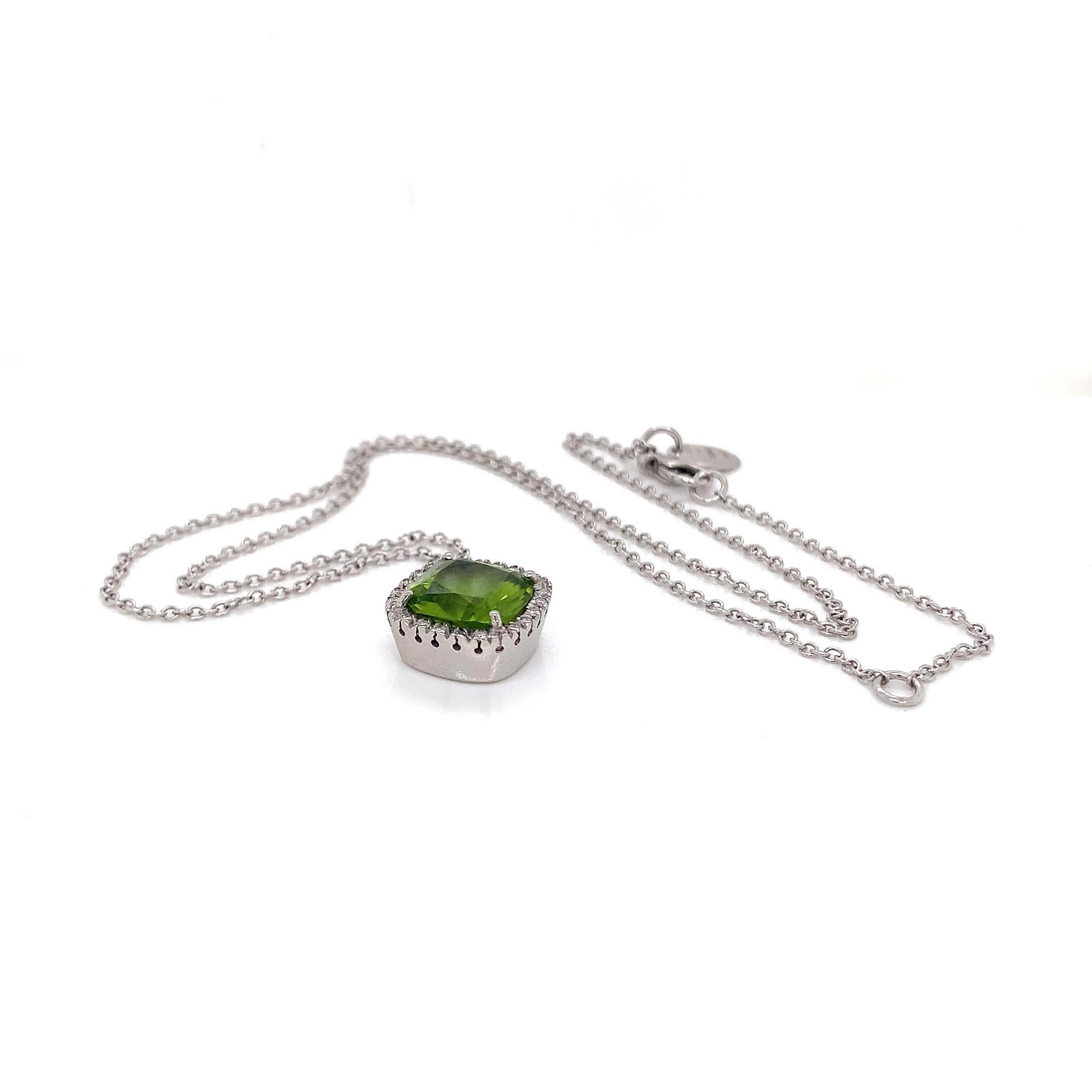 Women's or Men's 18 Karat White Gold Peridot and Diamond Garavelli Pendant with Necklace For Sale