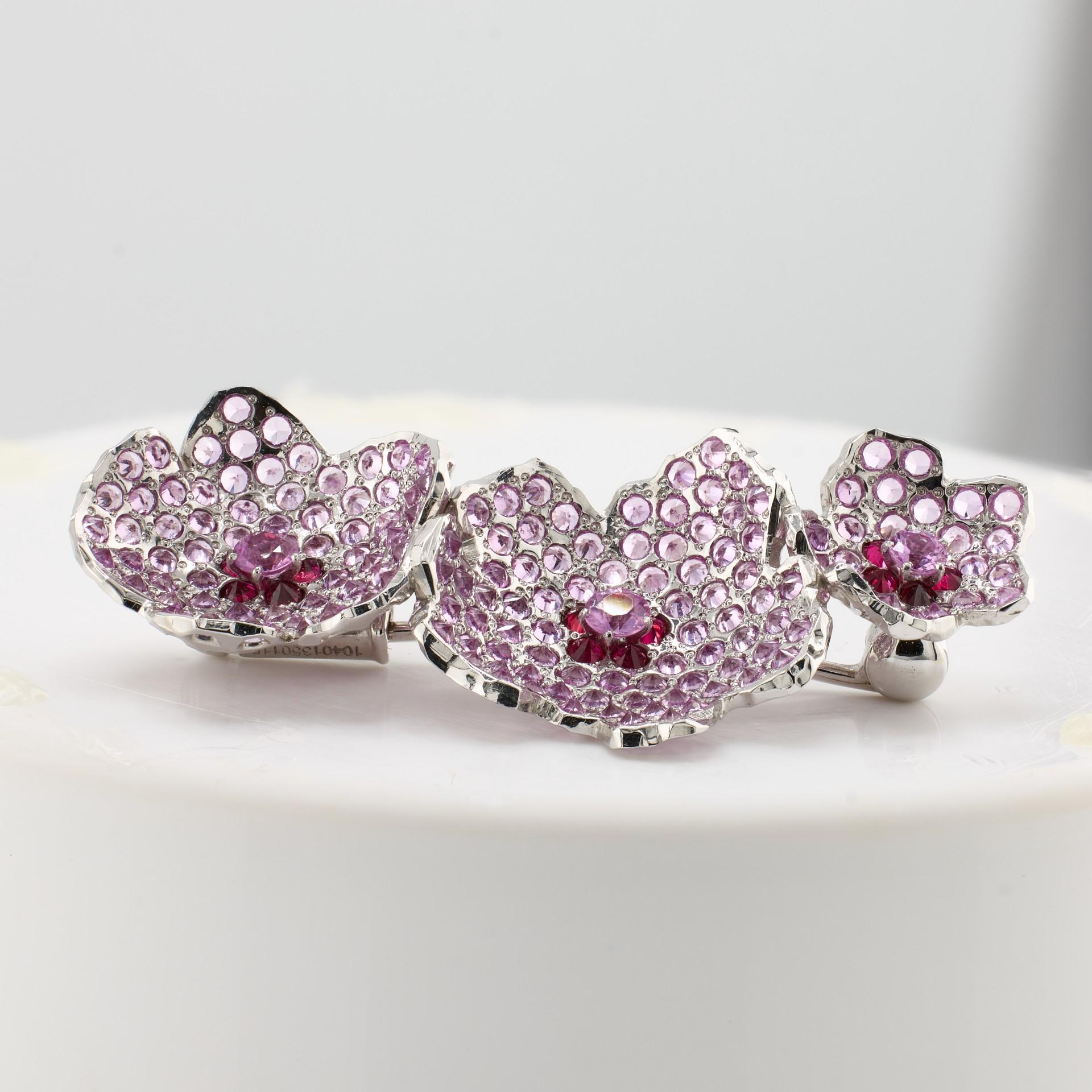 Contemporary 18 Karat White Gold Pink Sapphire Flower Brooch by MOISEIKIN For Sale