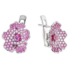 Orecchini a fiore con zaffiro rosa in oro bianco 18 carati di MOISEIKIN