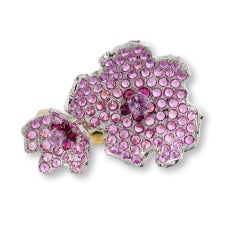 18 Karat White Gold Pink Sapphire Flower Ring by MOISEIKIN