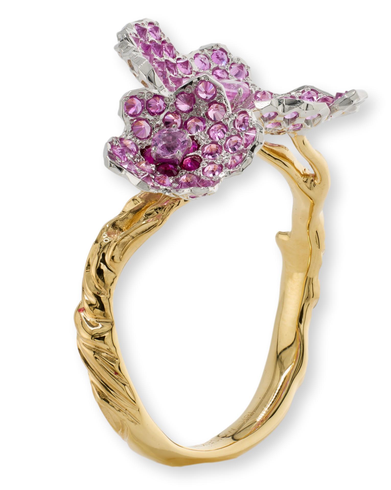 Contemporary 18 Karat White Gold Pink Sapphire Flower Ring by MOISEIKIN For Sale