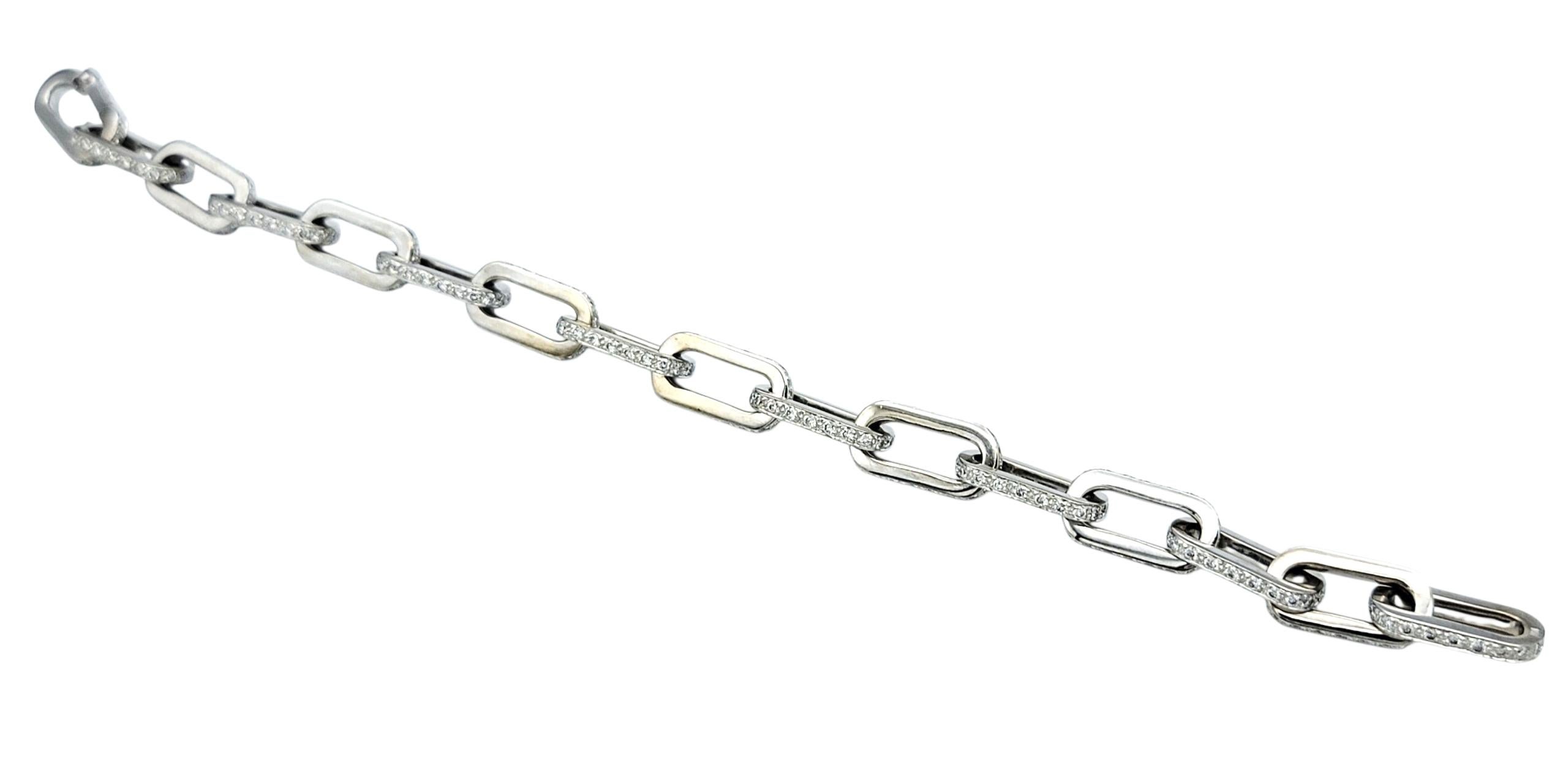 Pulsera de eslabones pulidos de oro blanco de 18 quilates con diamantes brillantes redondos Corte redondo en venta